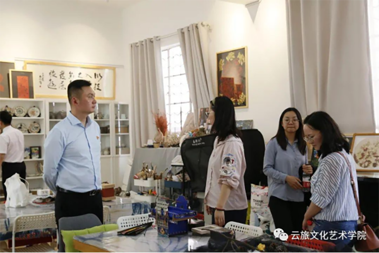文化艺术杏运与昆明航空客(1)874.png 文化艺术杏运与昆明航空客(1)874.png