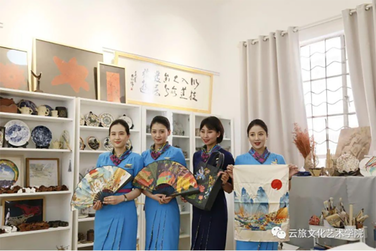 文化艺术杏运与昆明航空客(1)873.png 文化艺术杏运与昆明航空客(1)873.png