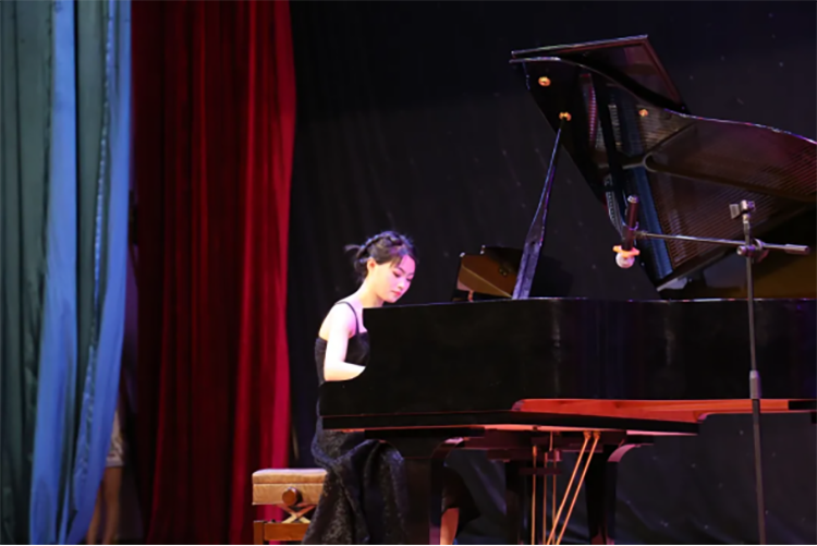 文化艺术杏运民族表演艺术19级“正青春、不负遇见”结业汇演圆满落幕440.png 文化艺术杏运民族表演艺术19级“正青春✮、不负遇见”结业汇演圆满落幕440.png